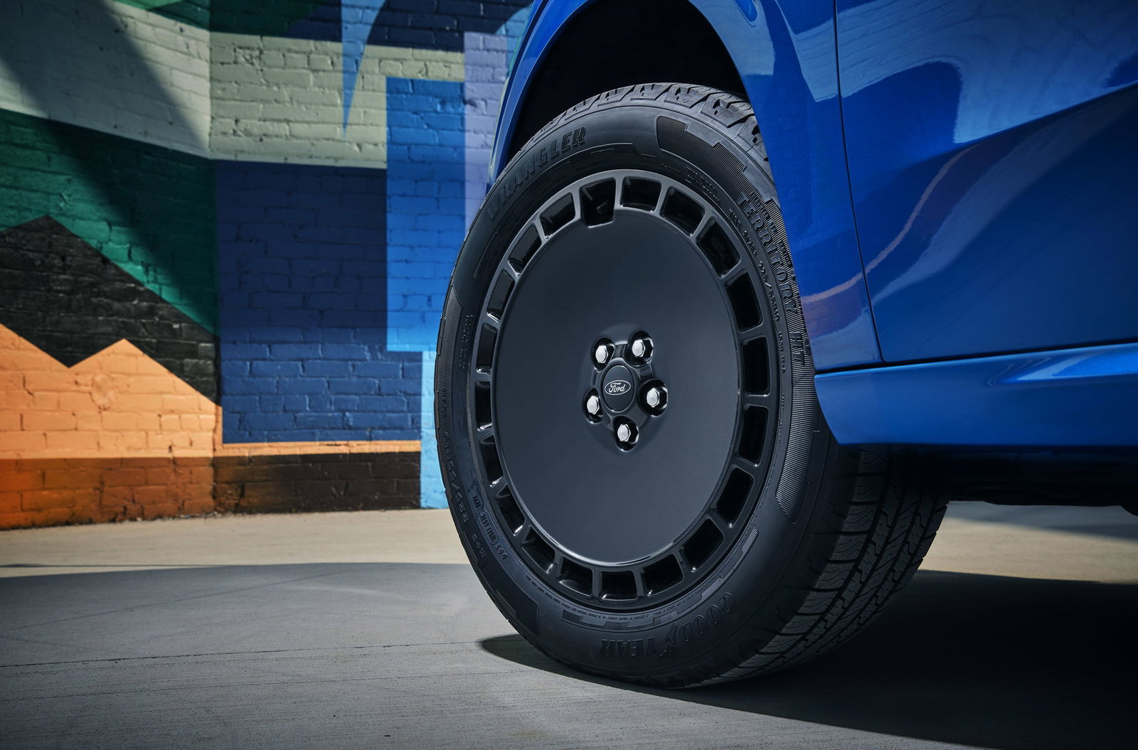 Ford Maverick Lobo - wheel detail